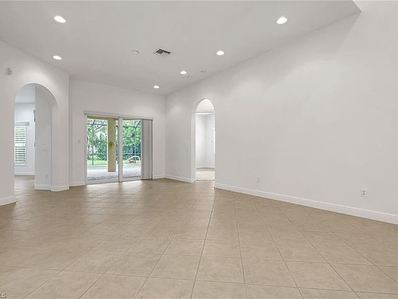 5th image of 10233 Avonleigh DR