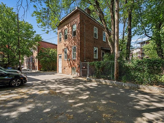 2nd image of 10 Eldridge Pl