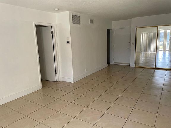 4th image of 3125 Oakland Shores Dr #B204