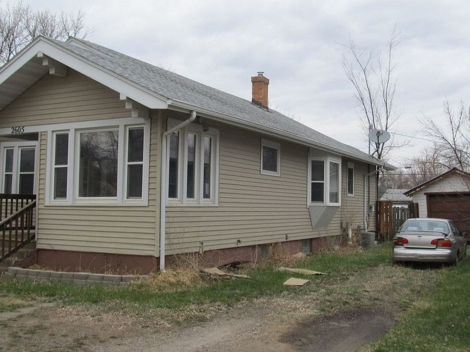 2nd image of 2605 2nd Ave N