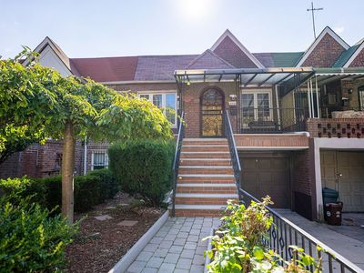 2662 E 7th St, Brooklyn, NY, 11235