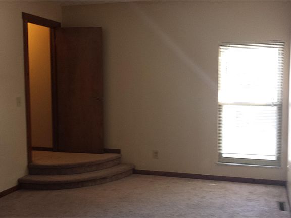 4th image of 6366 Chippenhook Ct