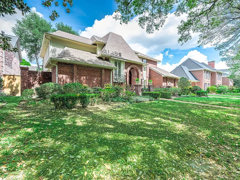 3702 Belle Grove Ln — Photo 44