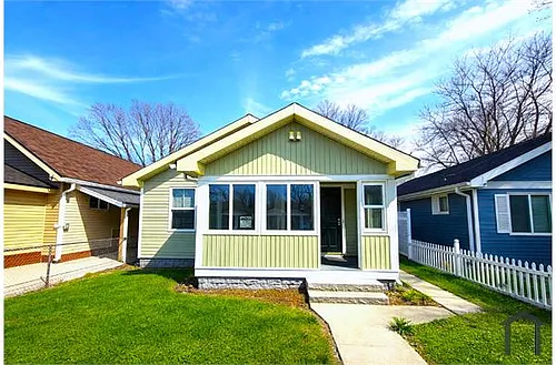 2133 White Ave Photo 1