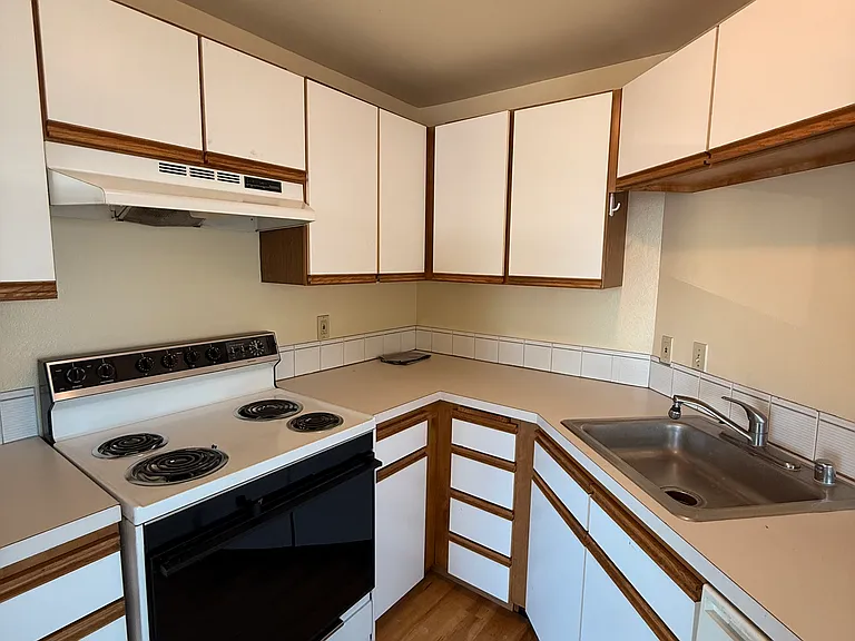 2770 Alki — Photo 15