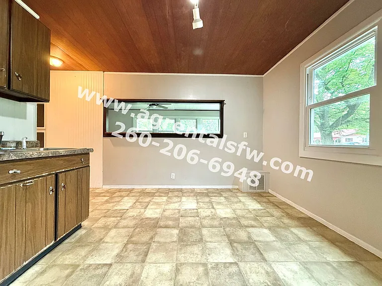 1730 Scotsdale Dr — Photo 4