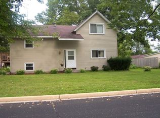 317 N High St, Cambridge, WI 53523