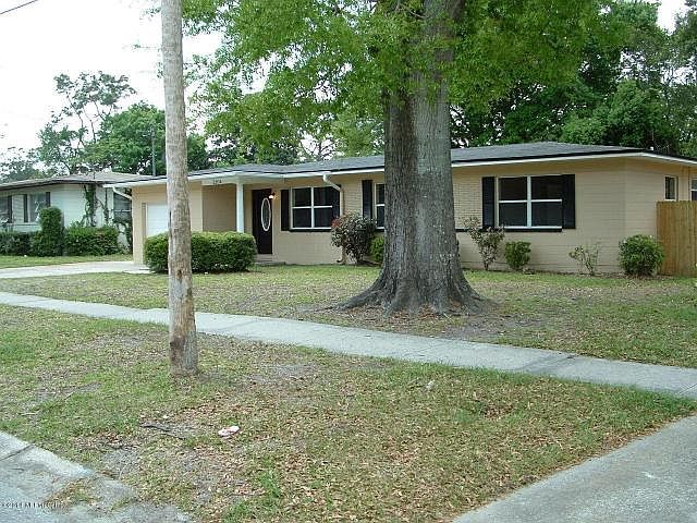 1st image of 3204 Plumtree Dr