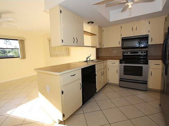 5th image of 3114 Beacon Dr