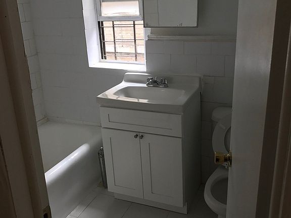 4th image of 1010 E Tremont Ave APT E6