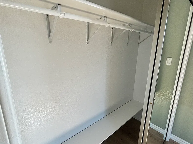 Room (1), closet (1).