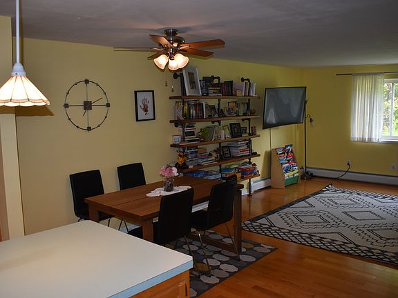 4th image of 49 Carillon Dr #A