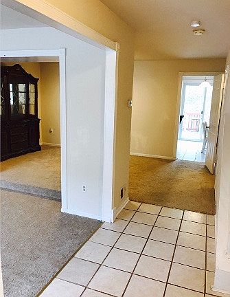 Enter-Living RM - Dinning Rm