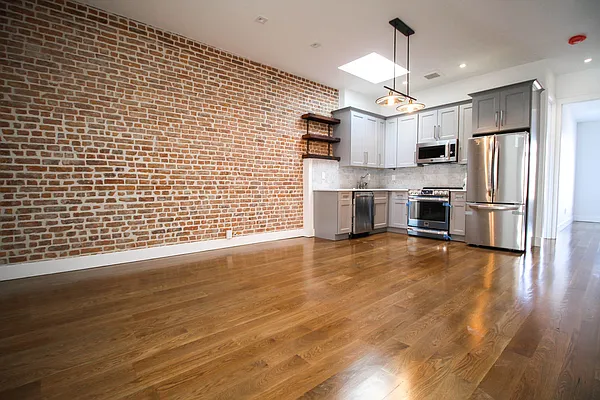 Rented by TheRealEstateCompany.com LLC | media 76