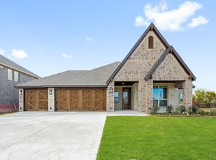 211 Memory Ln, Waxahachie, TX 75165
