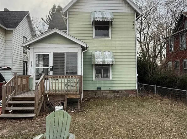 957 Oak St, Elmira, NY 14901