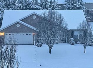 136 Falcon Ln, Weyers Cave, VA 24486