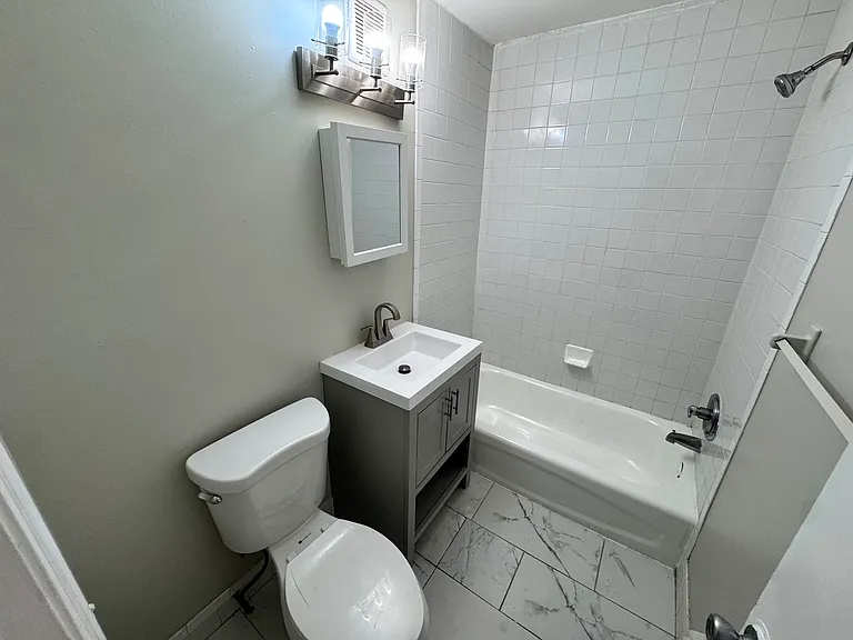 809 Summer Ave #2F — Photo 5