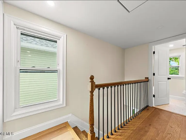 824 Dunlewy St — Photo 25