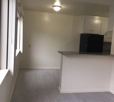 4th image of 250 Parnassus Ave