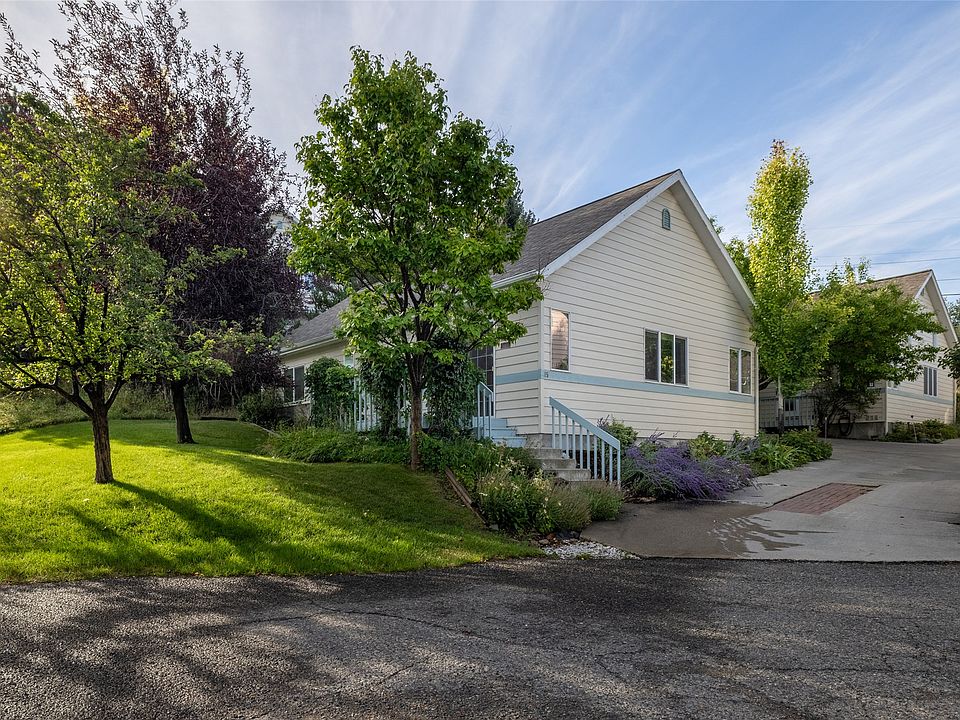 1st image of 15 Spring Hollow Ct
