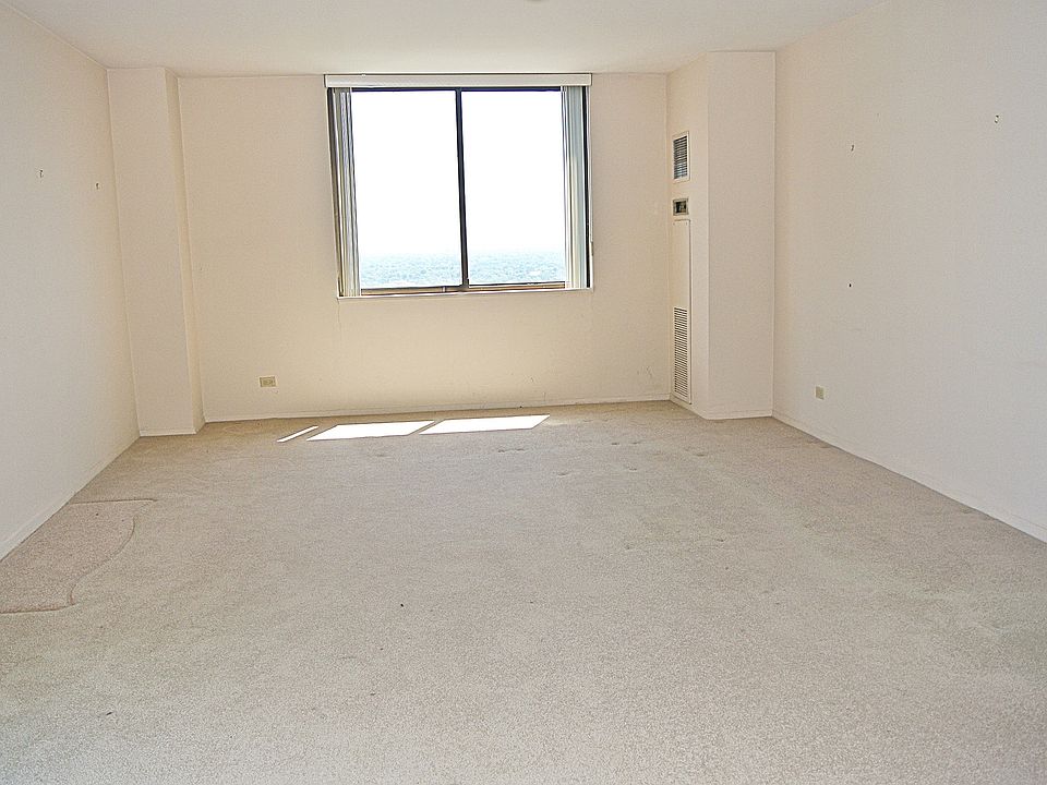 1st image of 27010 Grand Central Pkwy APT 27E