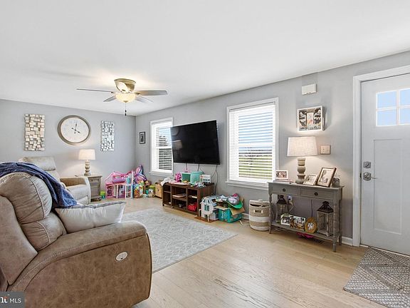 5th image of 410 Shorbs Hill Rd