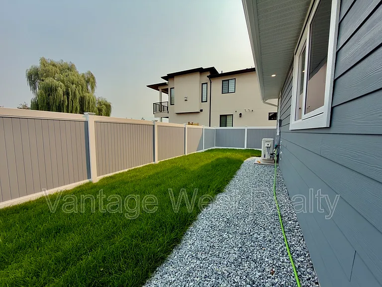 306 Sumac Rd W — Photo 17