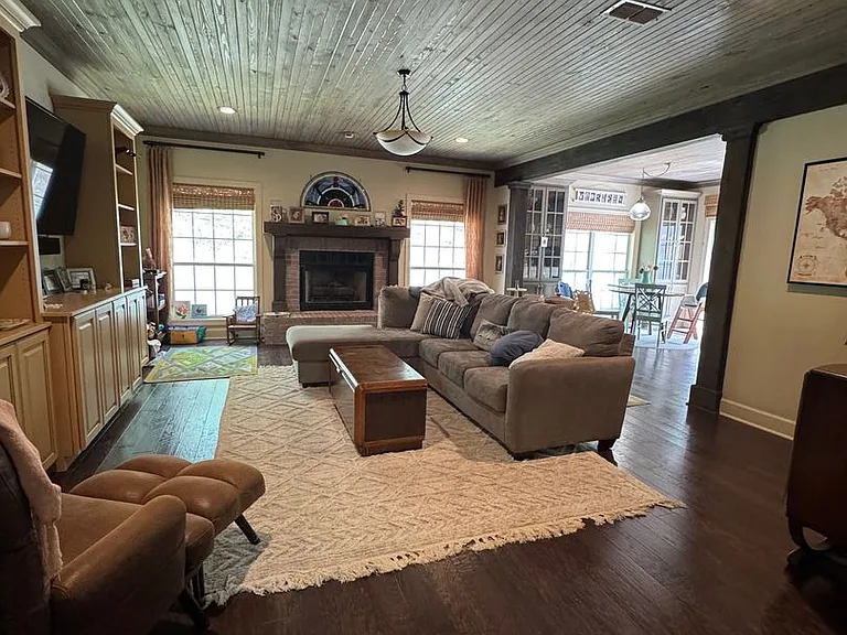 185 Megan Ln — Photo 16
