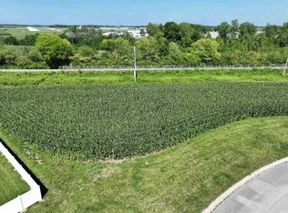 70 W Falcon Pointe Ct, Muncie, IN 47304