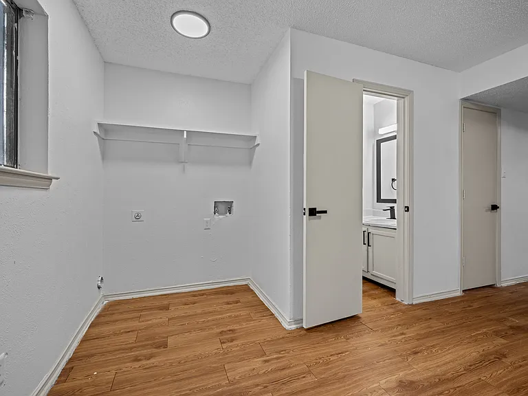 Little Creek Apartments — Photo 30