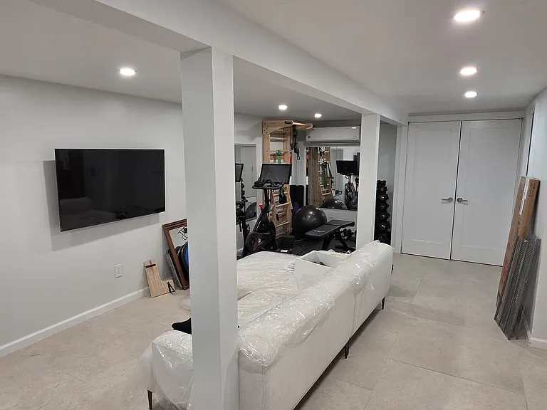 1076 Lafayette Ave #1 — Photo 7