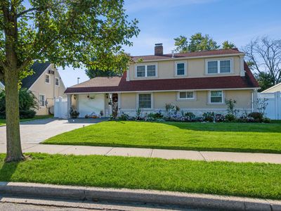 6 Squirrel Ln, Levittown, NY, 11756