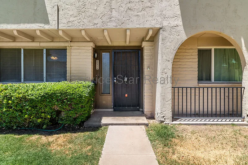 3 bed, 2.5 bath, 1513 sqft, $2,095 — Photo 3