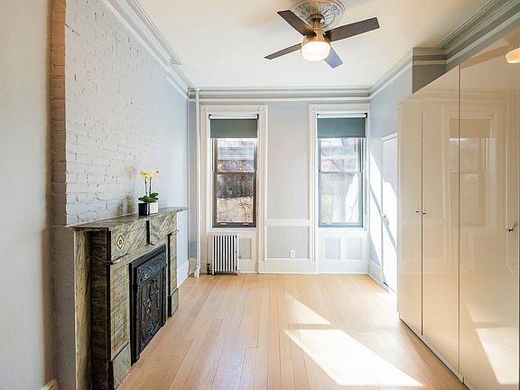 5th image of 140 W 10th St APT 1RE