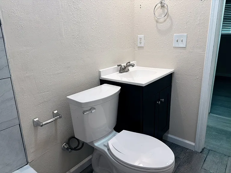 711 Meadowlake Dr — Photo 17