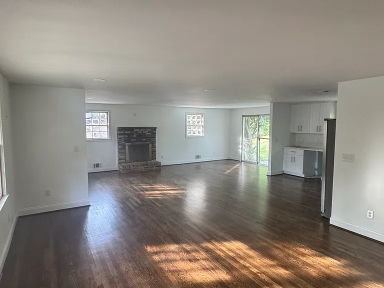 2395 Rhineland Ct — Photo 2