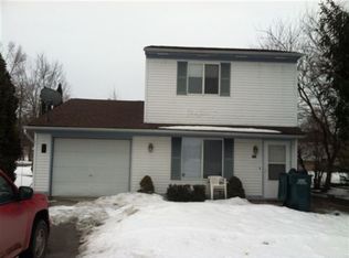 411 Garden Ln, Fowlerville, MI