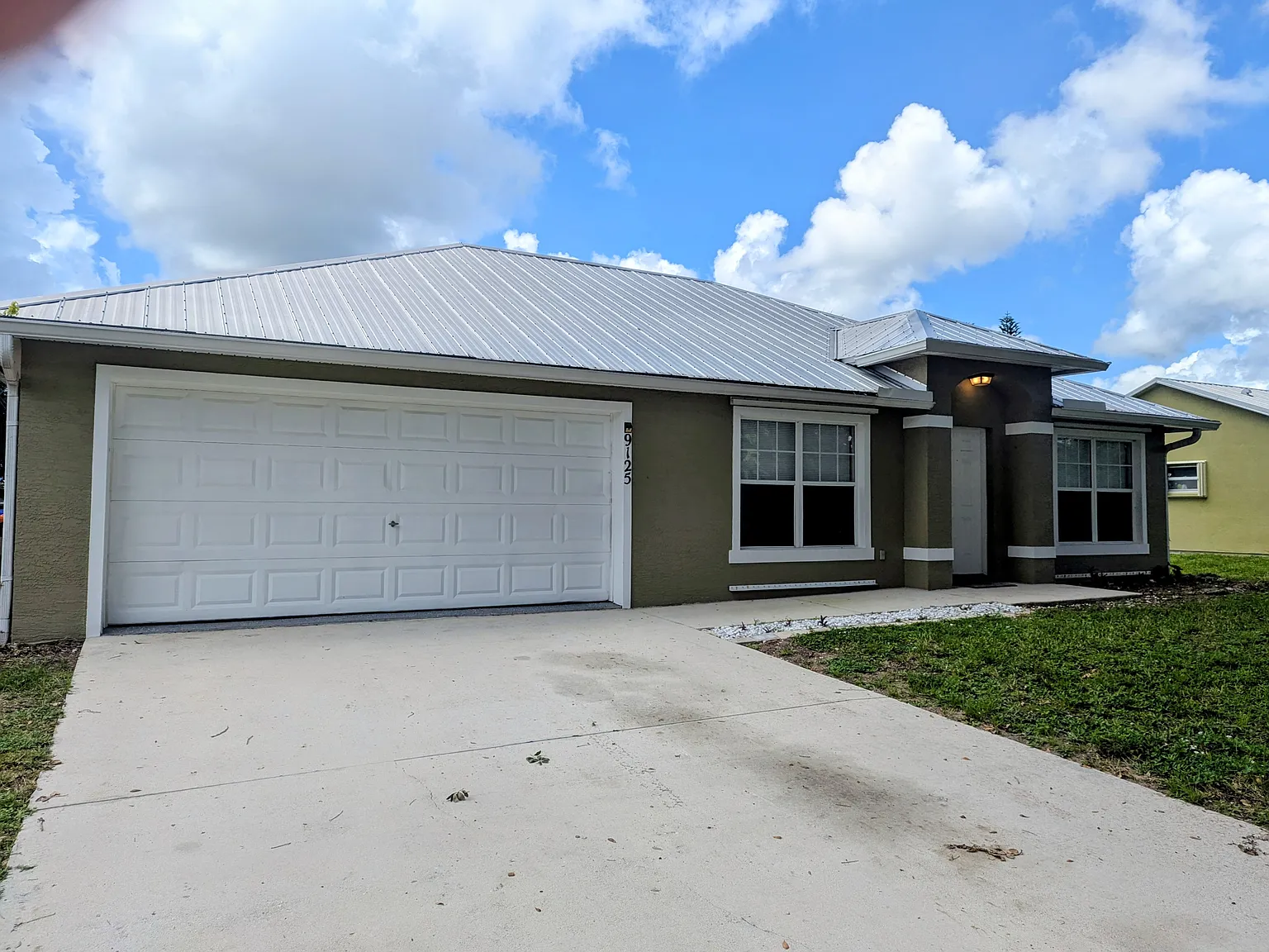 3 bed, 1268 sqft, $2,100 — Photo 2