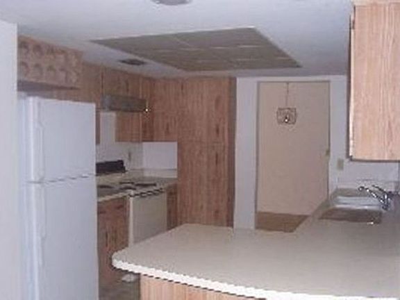 3rd image of 6 Blakefield Ct