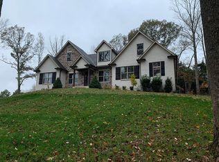 1092 Meeks Cemetery Rd, Burns, TN 37029