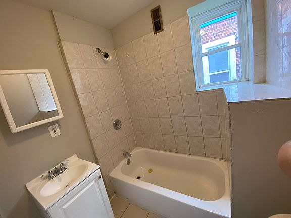 3rd image of 416 N 60th St