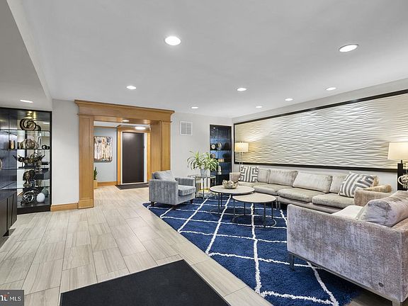4th image of 3900 Tunlaw Rd NW APT 101