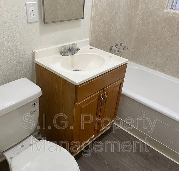 461 W Colorado St #12 — Photo 7