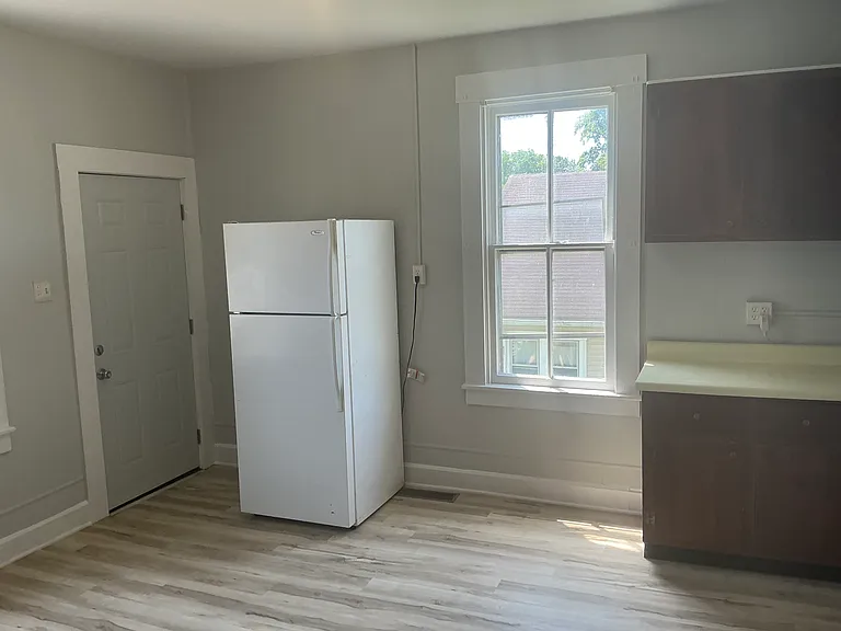 301 S 9th St #1/2 — Photo 10