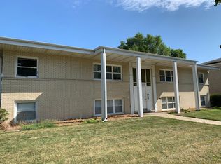 241 South Lodge Lane, Lombard, IL 60148