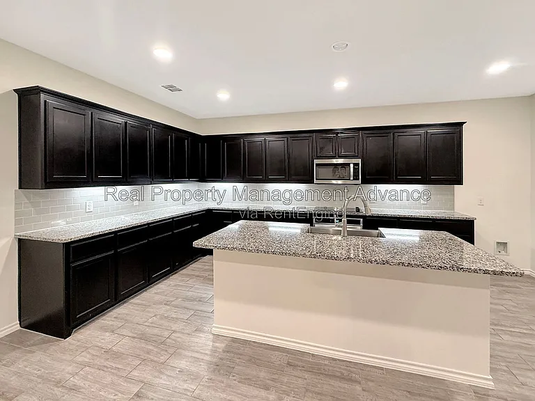 8977 Eaton St — Photo 5