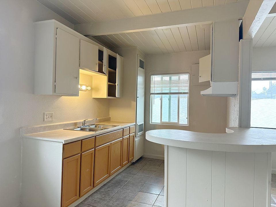 1st image of 1245 N G St APT 4