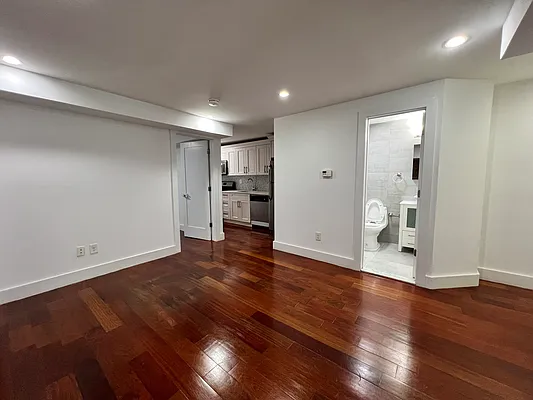 Rented by Massada Home Sales Inc | media 16