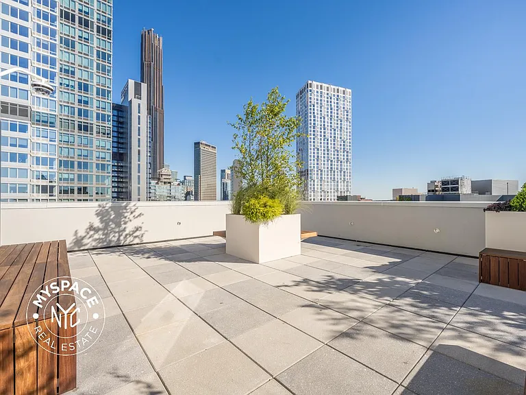 150 Lawrence St #1307 — Photo 32